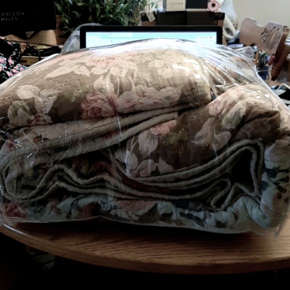 King sise 3 pcs Quilt set - Picture 2 of 11